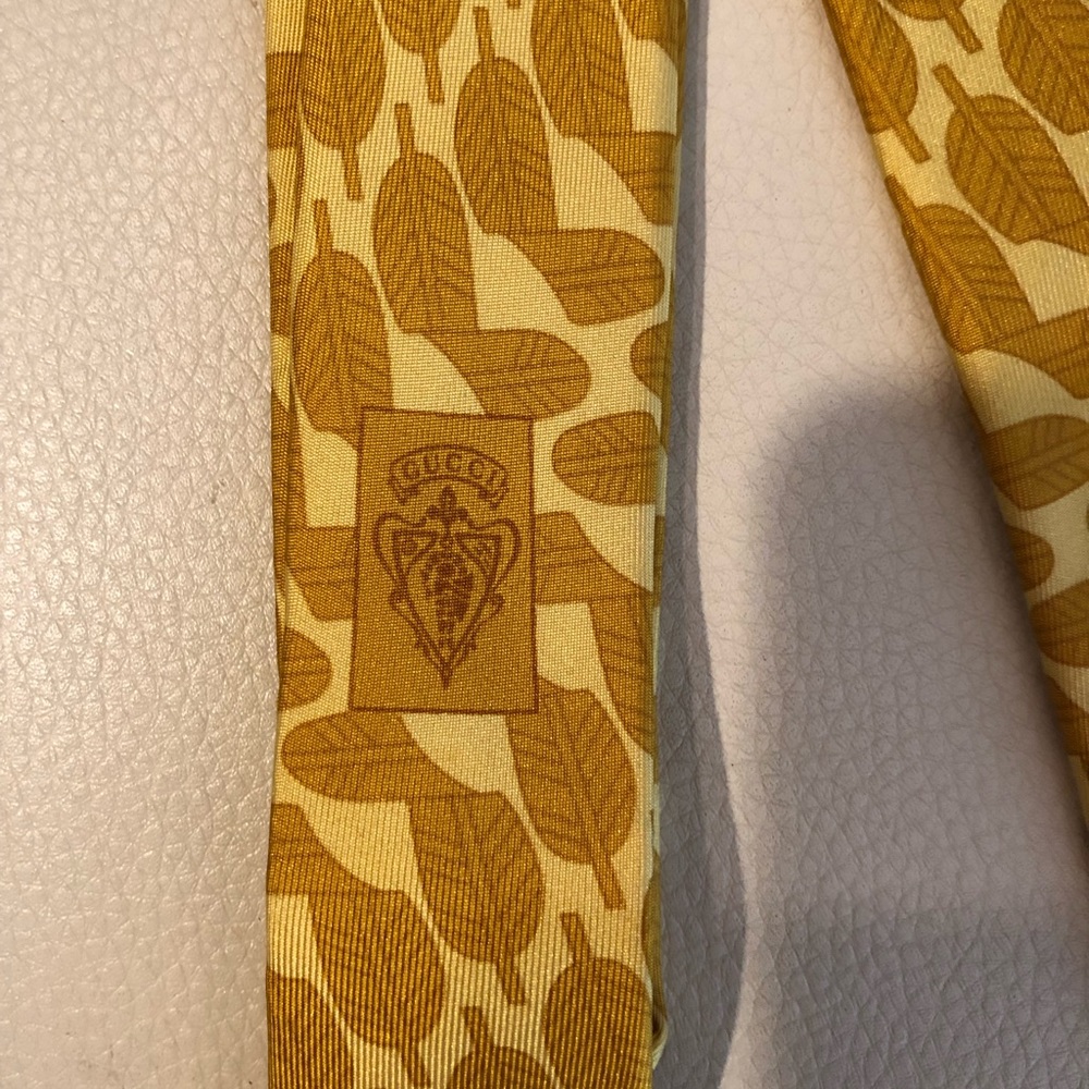 (Sold)Gucci Silk Tie - Picture 3 of 8